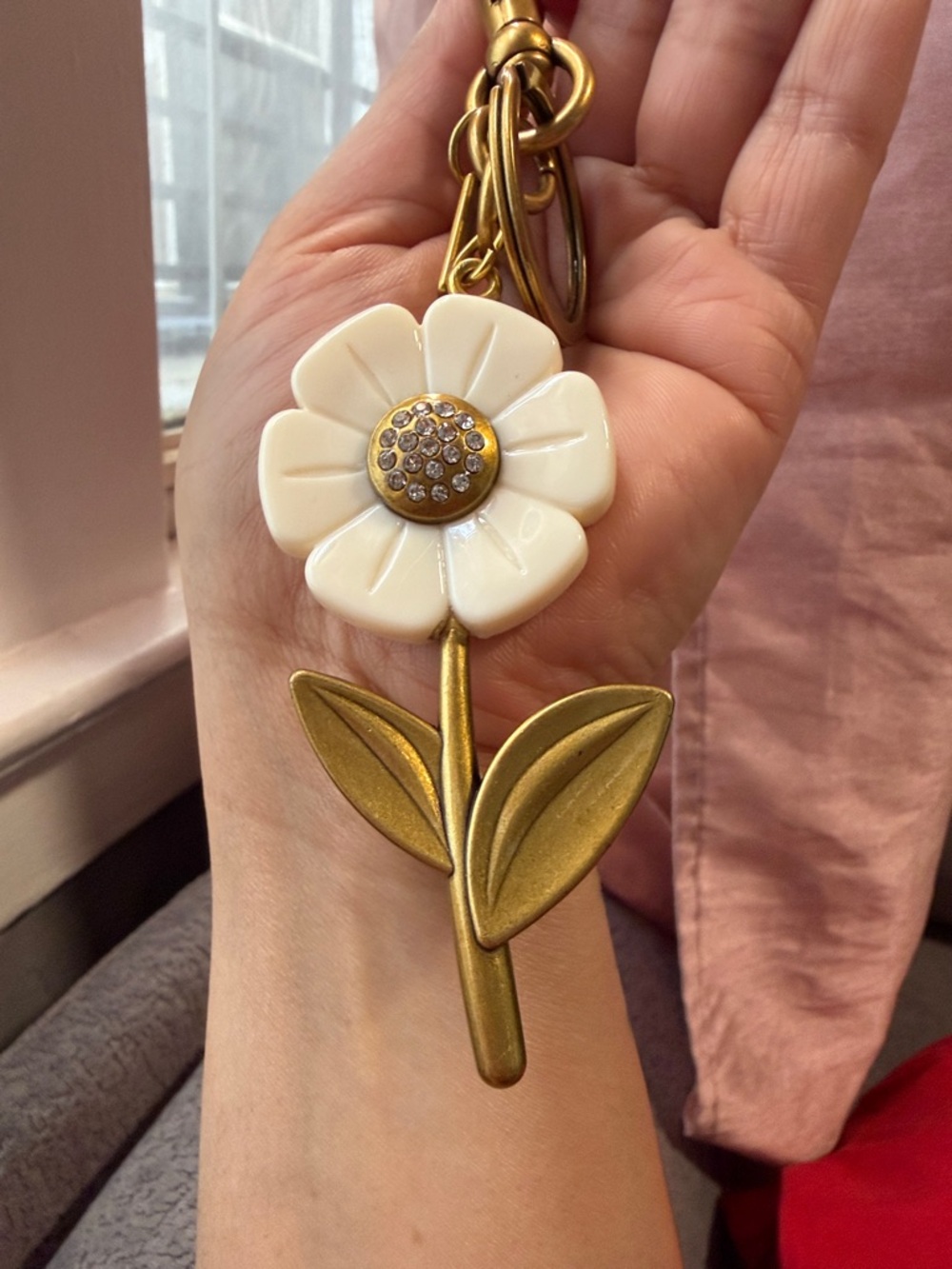 White Flower Crystal Keychain Bag Charm - Women Accessories